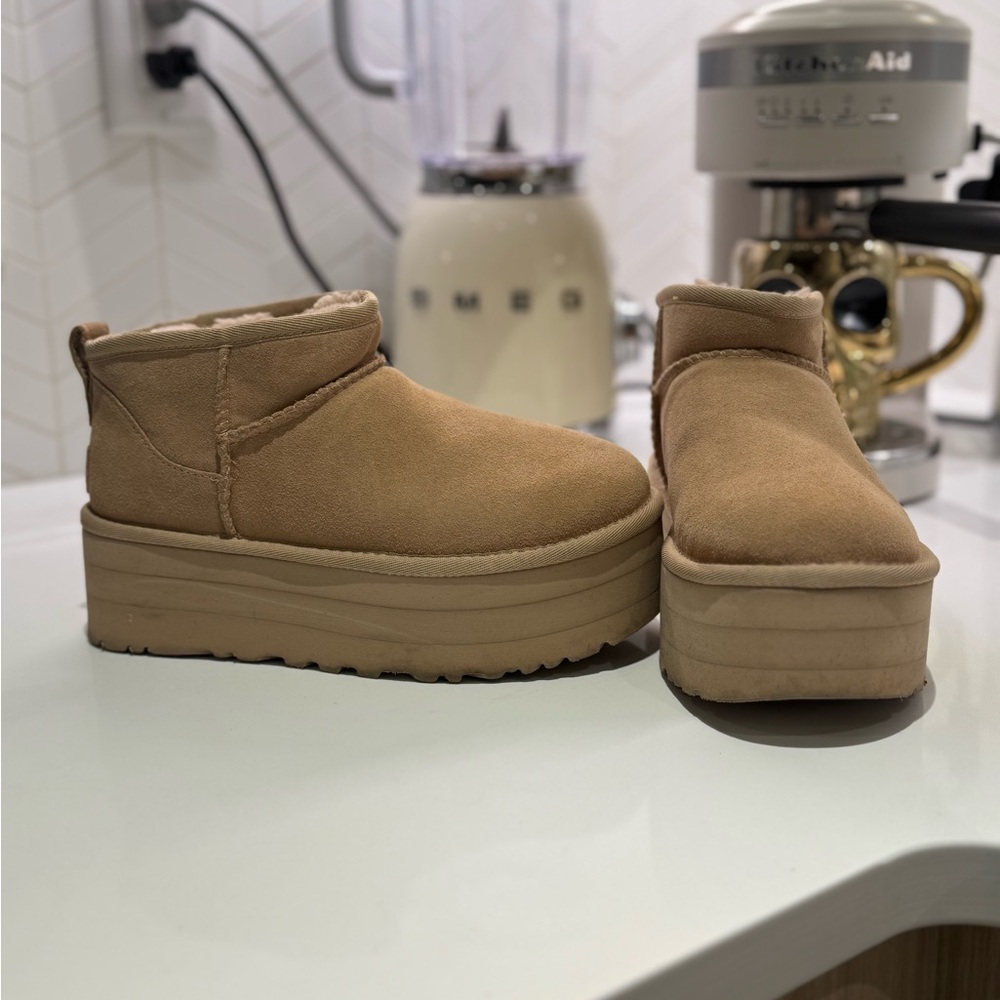 Ugg Ultra Mini Platform Sand Size 5